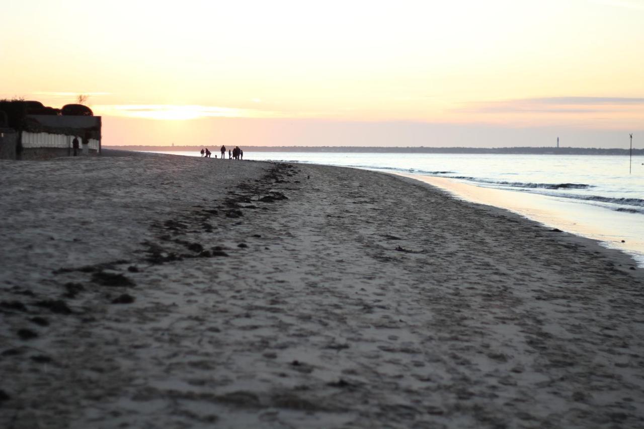 Appartement Arcachon Perreire Premiere Ligne Les Pieds Dans L Eau Vue Magnifique Sur Le Bassin Esterno foto